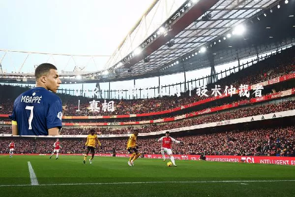 VAR：足球场上的「技术仲裁者」真相